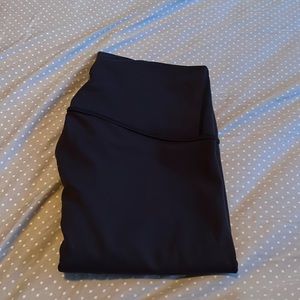 LULULEMON BLACK WUNDER TRAIN LEGGING. SIZE 6. INSEAM 23
